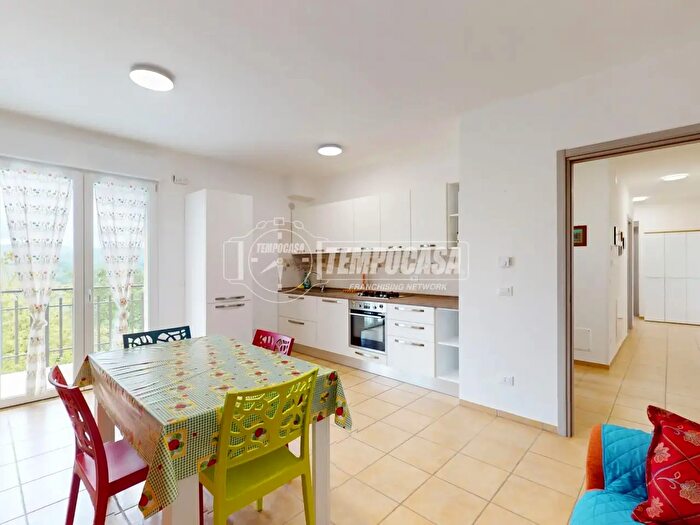 Appartamento trilocale in vendita in Viale Seneca, Camerino