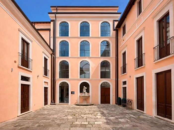 Appartamento bilocale in vendita in Via Tre Marie, LAquila