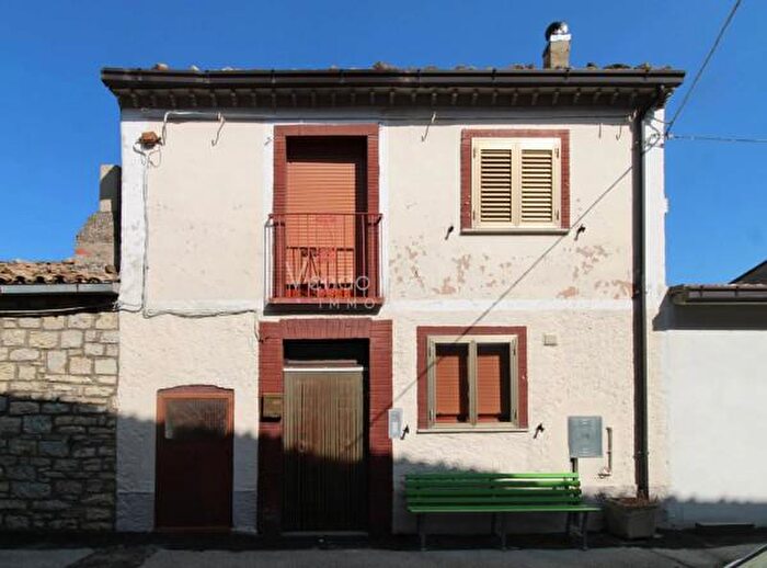 Casa con 5 locali in vendita in Via Ruggero da Fraine, Fraine