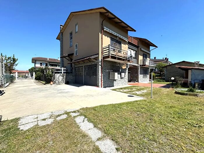 Appartamento trilocale in vendita in Via dei Giardini, Poirino