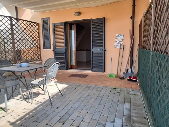 Casa con 6 locali in vendita in Strada Eugenio Montale, Rapolano Terme