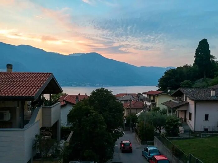 Appartamento bilocale in vendita in Via per Castello, Abbadia Lariana
