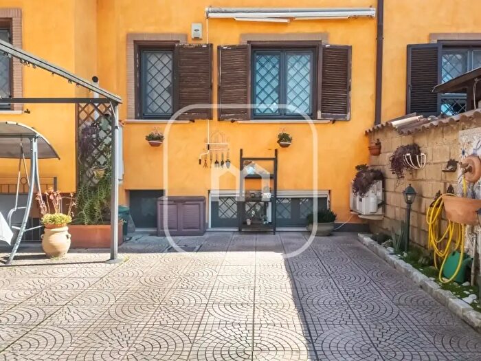 Casa con 6 locali in vendita in Via di Malafede, Roma