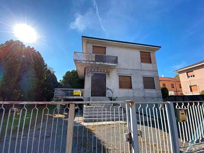 Casa con 5 locali in vendita in San Zenone Al Lambro