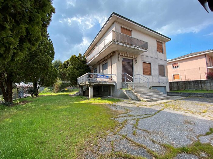 Case in Vendita e in Affitto - 2