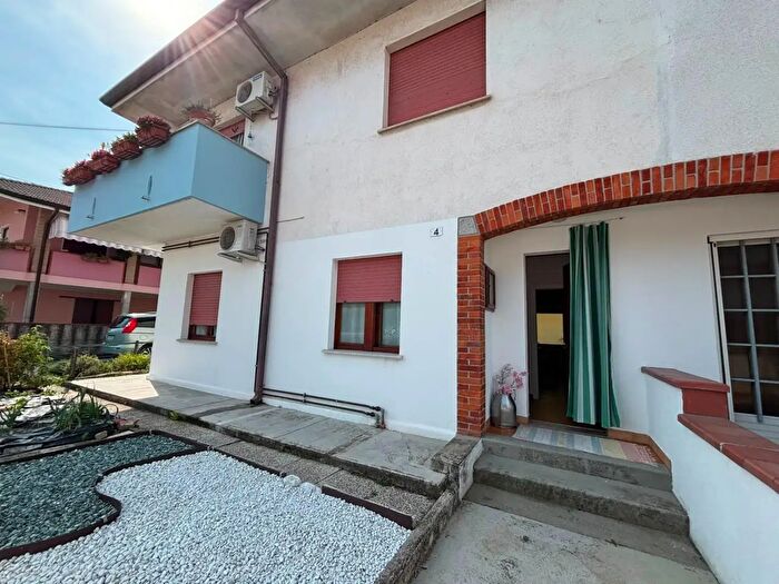 Appartamento trilocale in vendita in Marano Lagunare