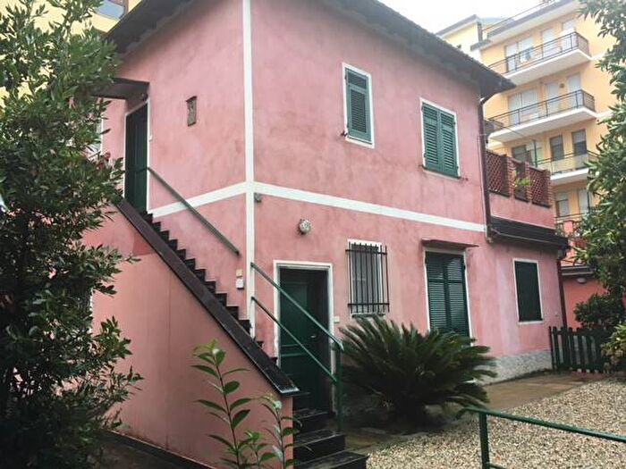 Appartamento con 5 locali in affitto in Via Aprile, Centro, Sestri Levante