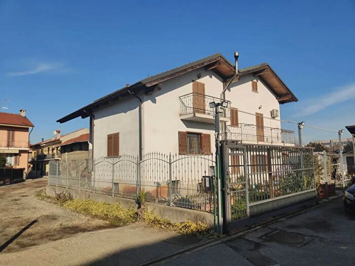 Casa con 7 locali in vendita in Strada Carpice, Moncalieri