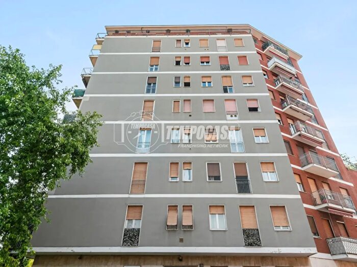 Appartamento monolocale in affitto in Via San Faustino, Milano