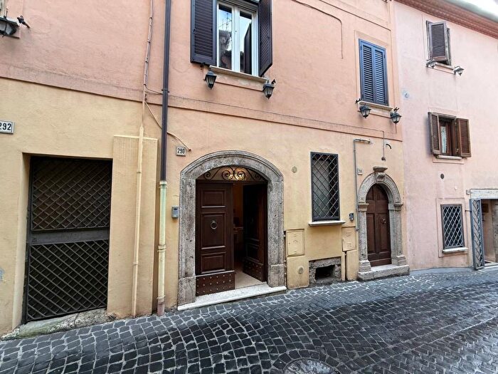 Appartamento bilocale in affitto in Via Consolare, Centro, Ferentino