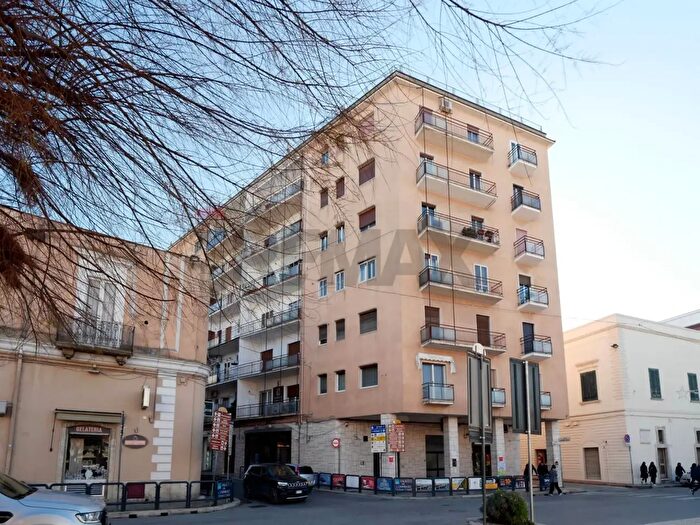 Appartamento con 6 locali in vendita in Corso Canio Musacchio, Gravina In Puglia