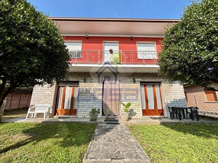 Casa con 6 locali in vendita in Via Po Morto, Torricella Del Pizzo