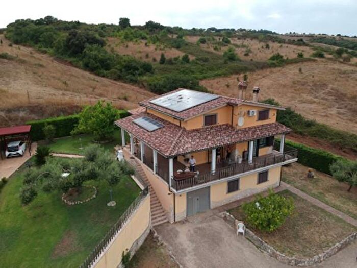 Casa con 6 locali in vendita in Via Fontanile dei Monti, Anguillara Sabazia