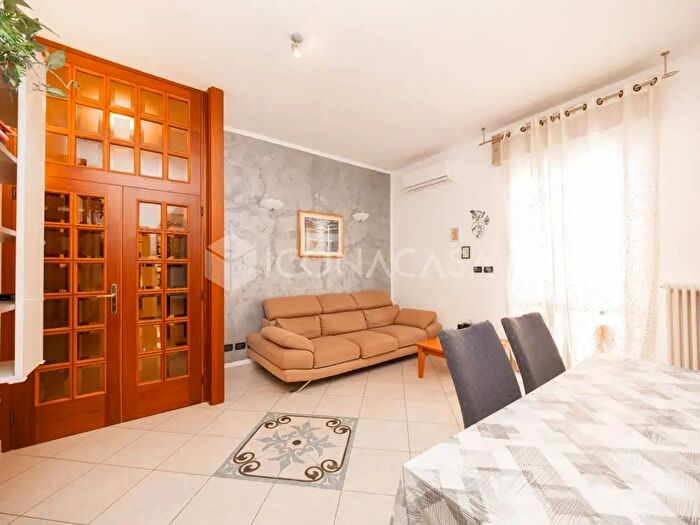 Appartamento trilocale in vendita in Via Luigi Pasteur, Bologna