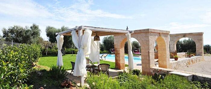 Casa con 6 locali in affitto in Salve