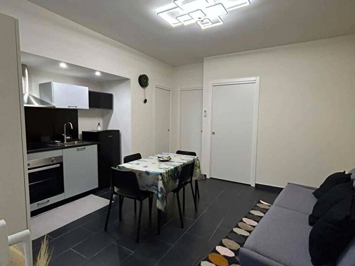 Appartamento bilocale in affitto in Via Fortino Vecchio, Palestro, Catania