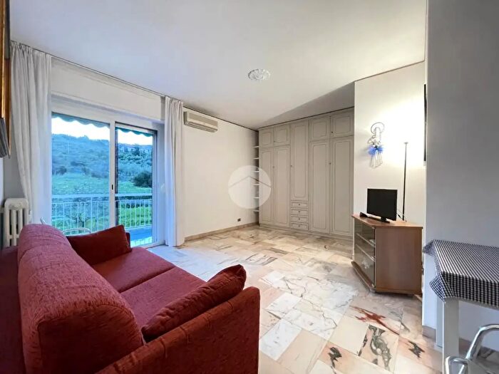 Appartamento bilocale in vendita in Strada Buonmoschetto, Sanremo