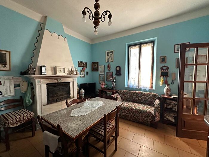 Casa quadrilocale in vendita in Castelvetro Piacentino