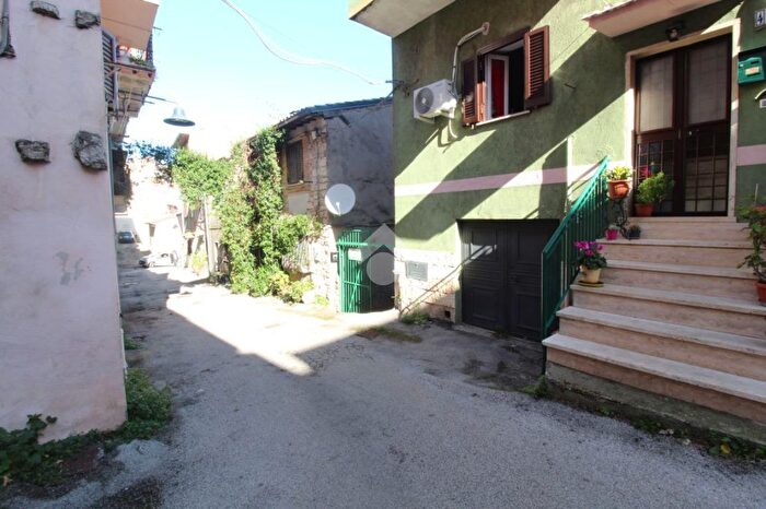 Appartamento trilocale in vendita in Via XXIV Maggio, Montorio Romano