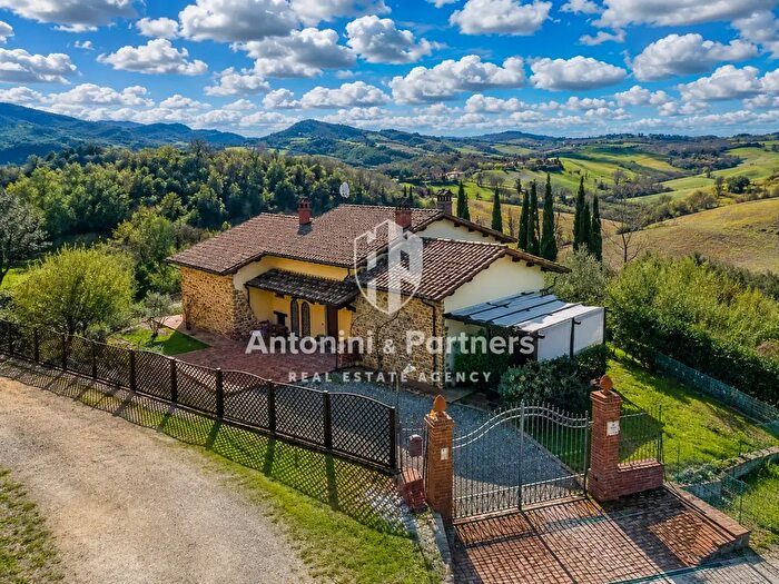 Casa con 7 locali in vendita in Località Casalalta, Collazzone