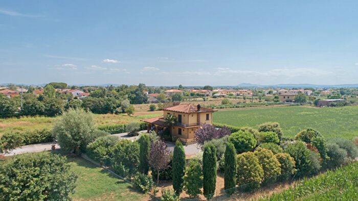 Casa in vendita in Cortona