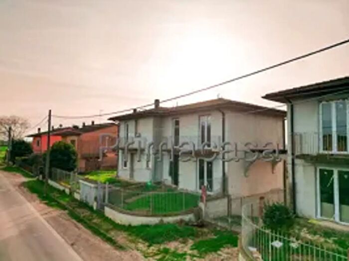 Casa con 5 locali in vendita in Via dei Monaci Olivetani, Pessina Cremonese