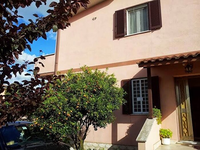 Appartamento trilocale in affitto in Via Camillo Miola, Casal Palocco, Roma