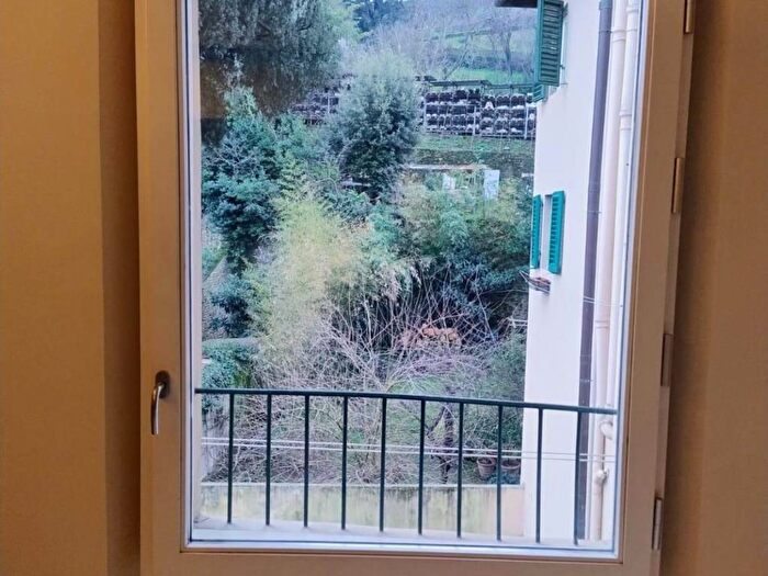 Appartamento trilocale in affitto in Via dei Renai, San Niccolò, Firenze