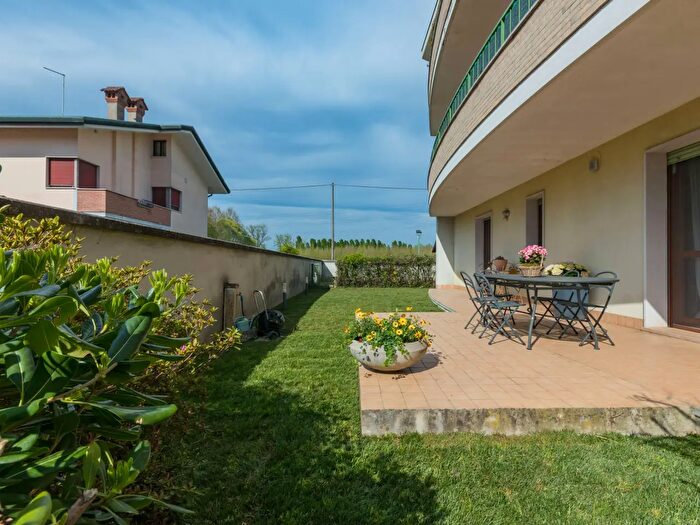 Appartamento trilocale in vendita in Via Rossignago, Spinea