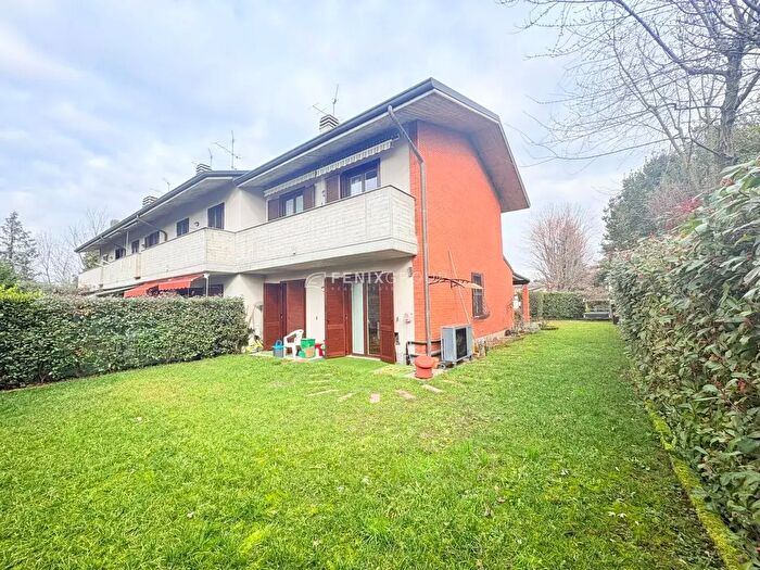 Casa quadrilocale in affitto in Via Pascoli, Vimercate