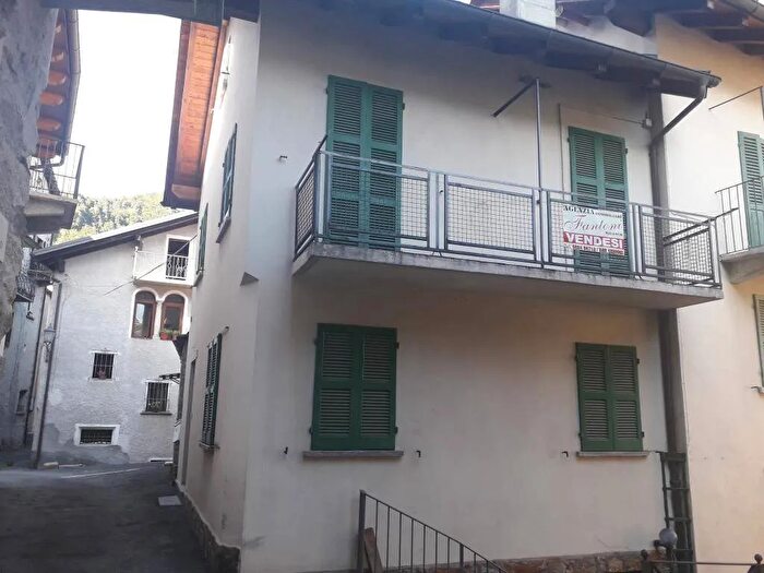 Casa con 5 locali in vendita in Malesco, Malesco