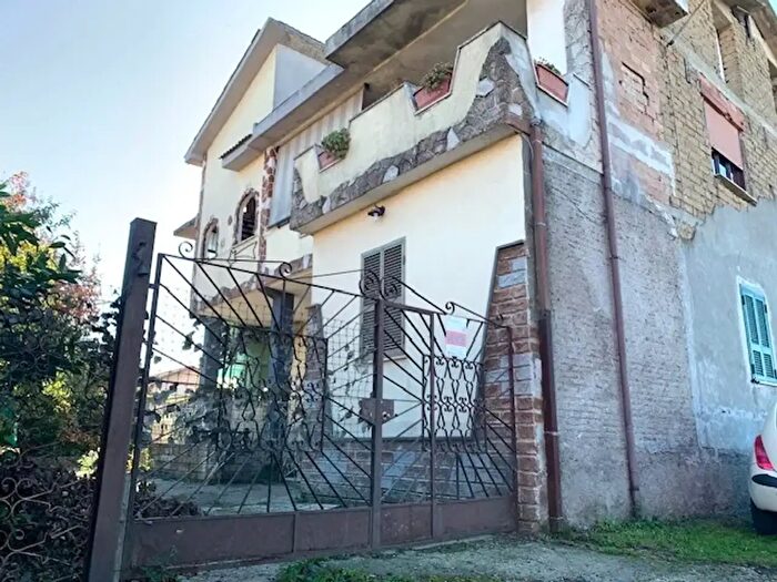 Appartamento quadrilocale in vendita in Valvarino, Palestrina