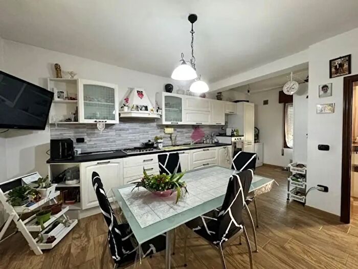 Casa con 5 locali in vendita in Villadose