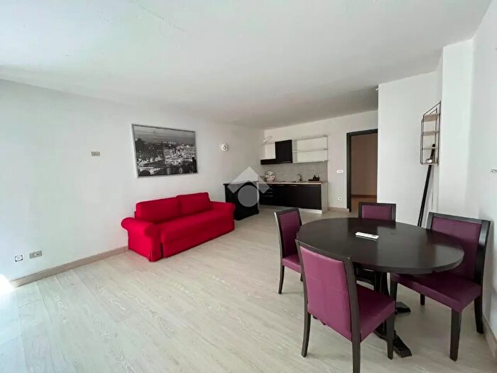 Appartamento trilocale in vendita in Via Bari, Bari