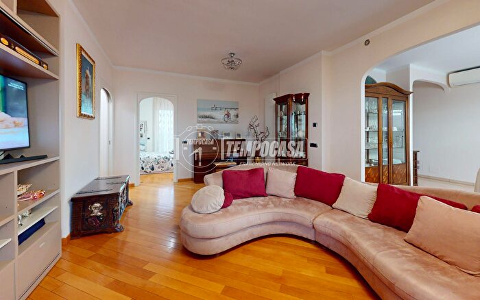 Appartamento quadrilocale in vendita in Via Taliedo, Milano