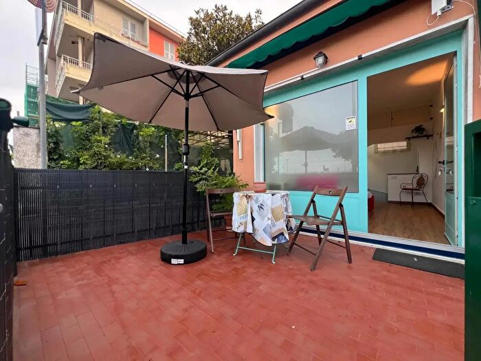 Appartamento trilocale in vendita in Via Lombardia, Lavagna