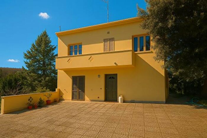 Casa con 5 locali in vendita in Contrada Valle, Poggio San Marcello