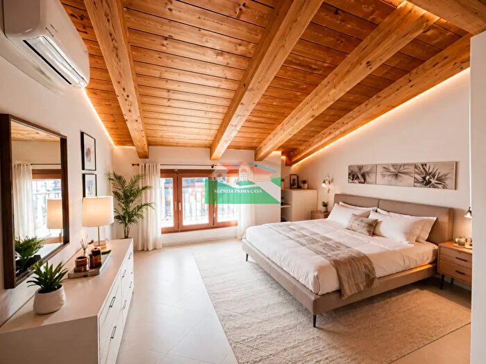 Appartamento con 6 locali in vendita in Via Attilio Orioli, Ravenna