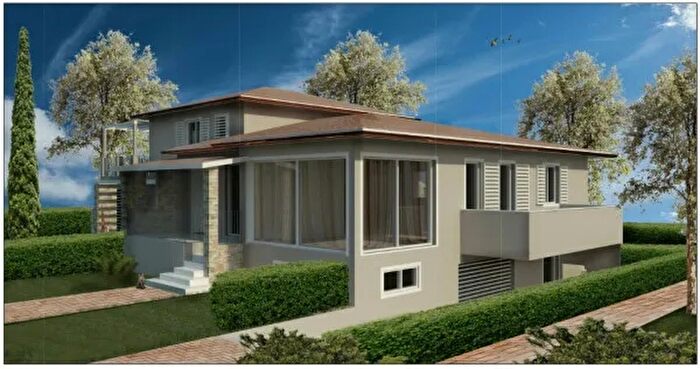 Appartamento con 5 locali in vendita in Via Pasubio, Cecina