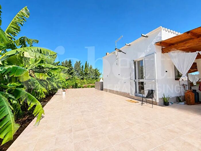 Casa trilocale in vendita in Località su Cannisoni Snc, Barrali