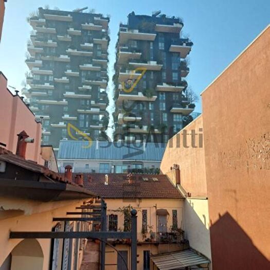 Appartamento monolocale in affitto in Via Federico Confalonieri, Isola, Milano