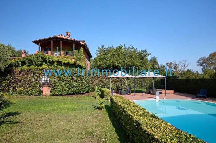 Casa con 6 locali in vendita in Via Enrico Giachino, Roma