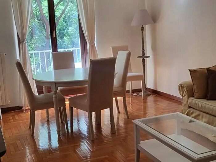 Appartamento trilocale in vendita in Via Cadore, Milano