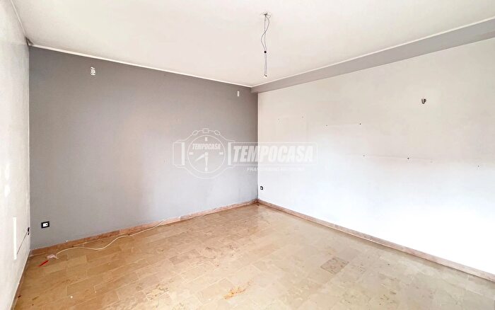 Appartamento trilocale in vendita in Paullo