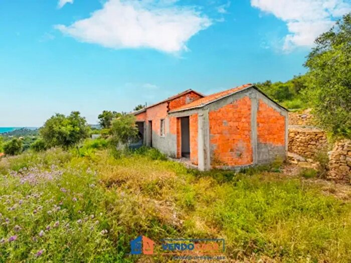 Casa trilocale in vendita in Via Artallo, Imperia