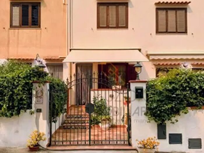 Casa con 6 locali in vendita in Via San Vito Sardo, San Vito Lo Capo
