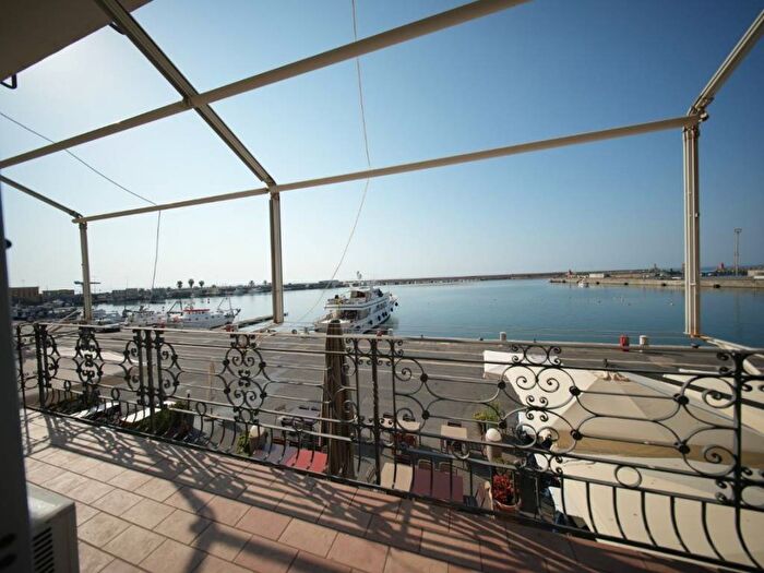 Appartamento con 5 locali in affitto in Oneglia, Imperia