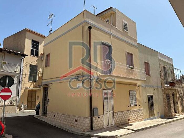 Casa quadrilocale in vendita in Via Carlo Goldoni, Ispica