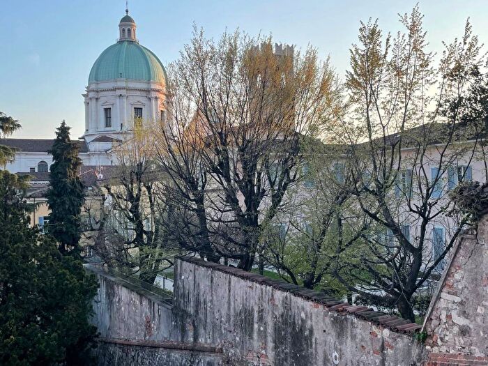Casa quadrilocale in affitto in Castello Via Musei, Brescia