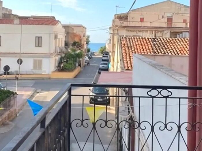 Casa con 6 locali in vendita in Via Santa Maria, Furnari